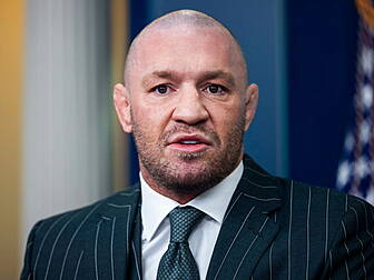 Conor McGregor Pulls Out of Pr...